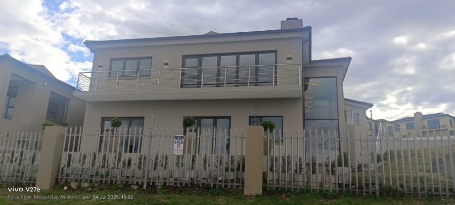 4 Bedroom Property for Sale in Seemeeu Park Western Cape